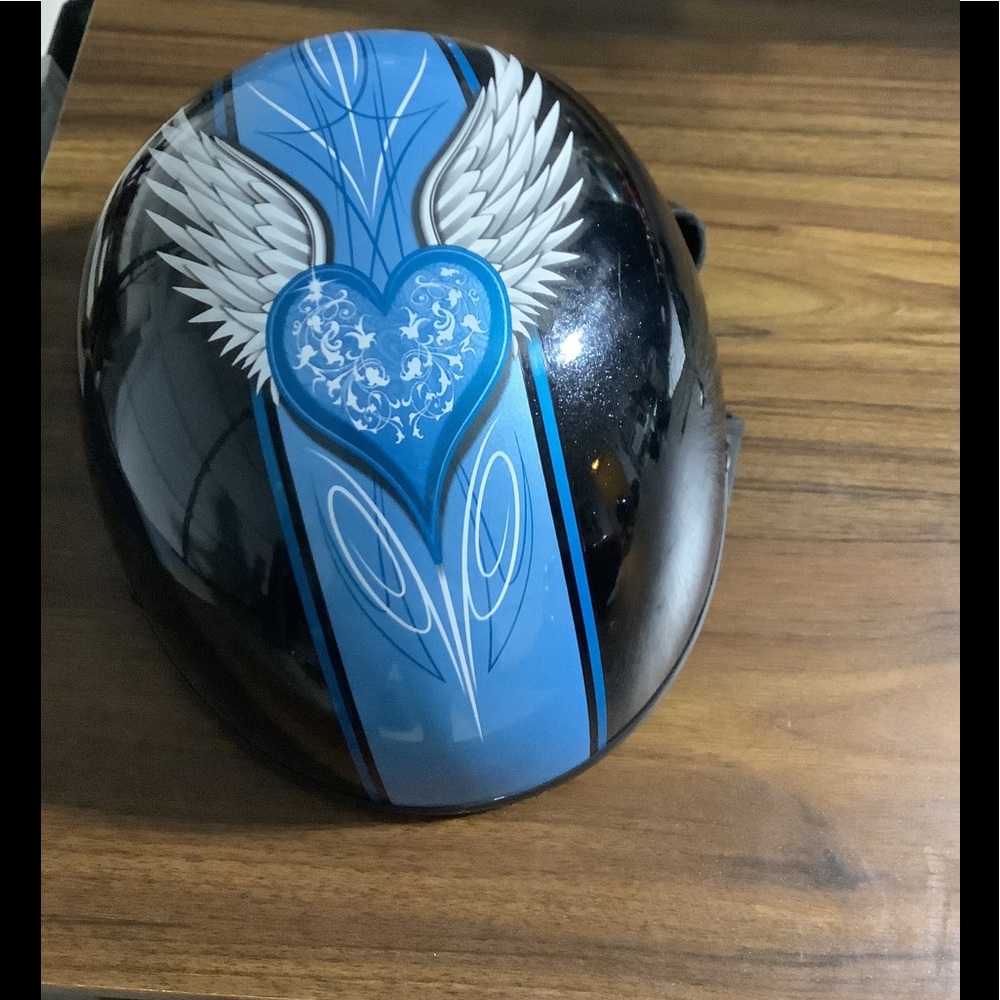 Women’s motorcycle helmet